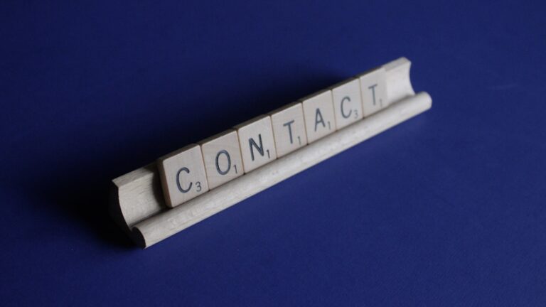 photo 1528747045269 390fe33c19f2